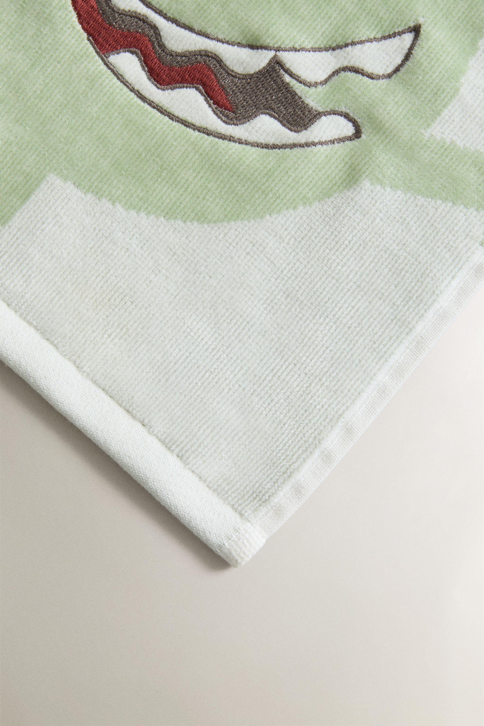 KIDS' MIKE MONSTERS, INC. ©DISNEY/PIXAR TOWEL